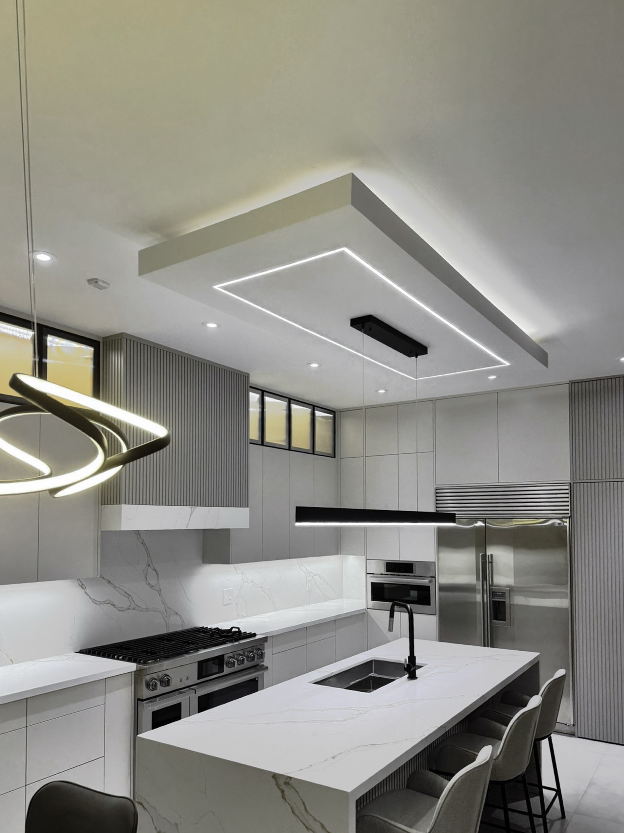 Contemporary Calacatta Kitchen 11