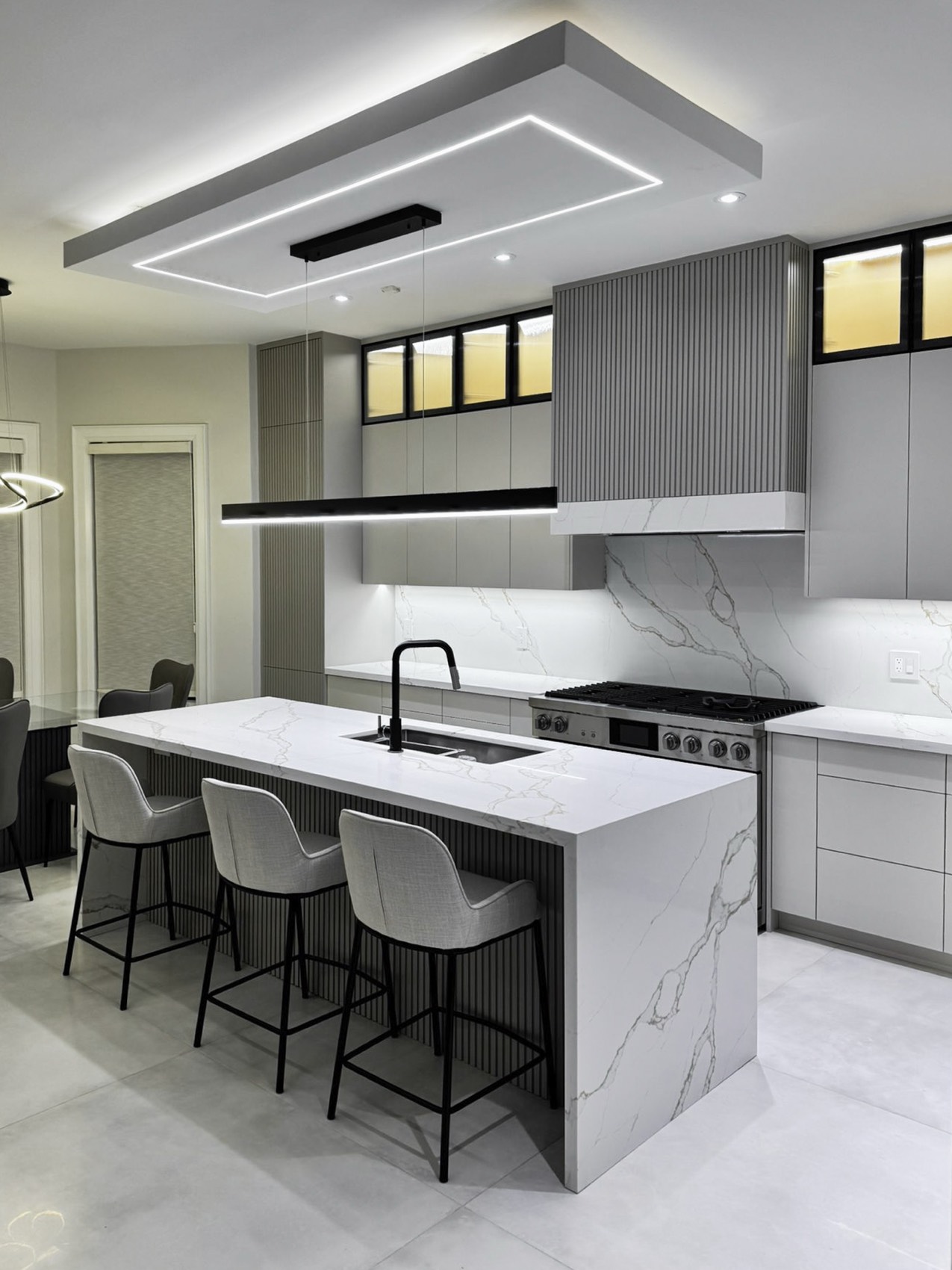 Contemporary Calacatta Kitchen 14