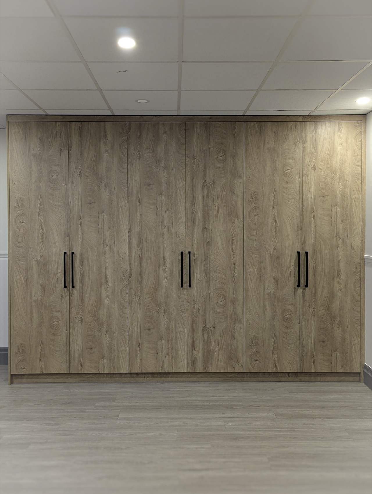 Walk-In Closets & Wardrobes 10