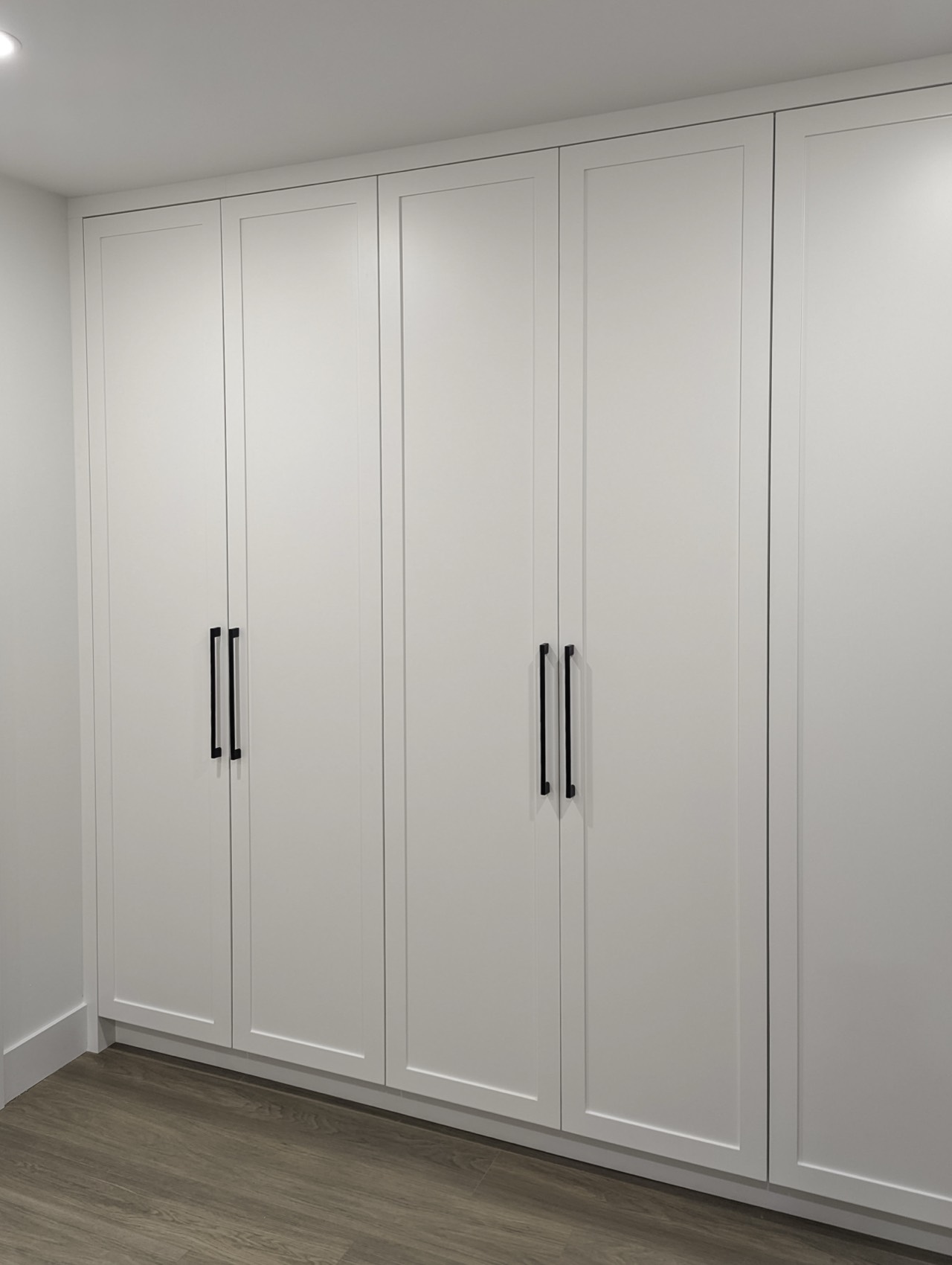 Walk-In Closets & Wardrobes 12