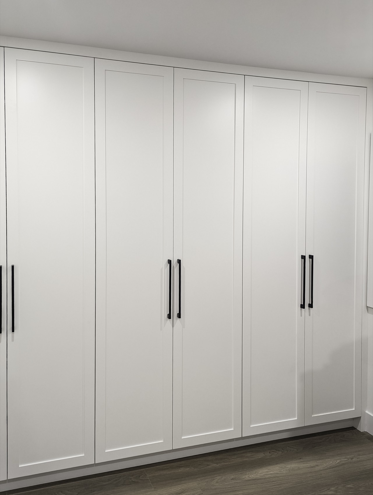 Walk-In Closets & Wardrobes 13