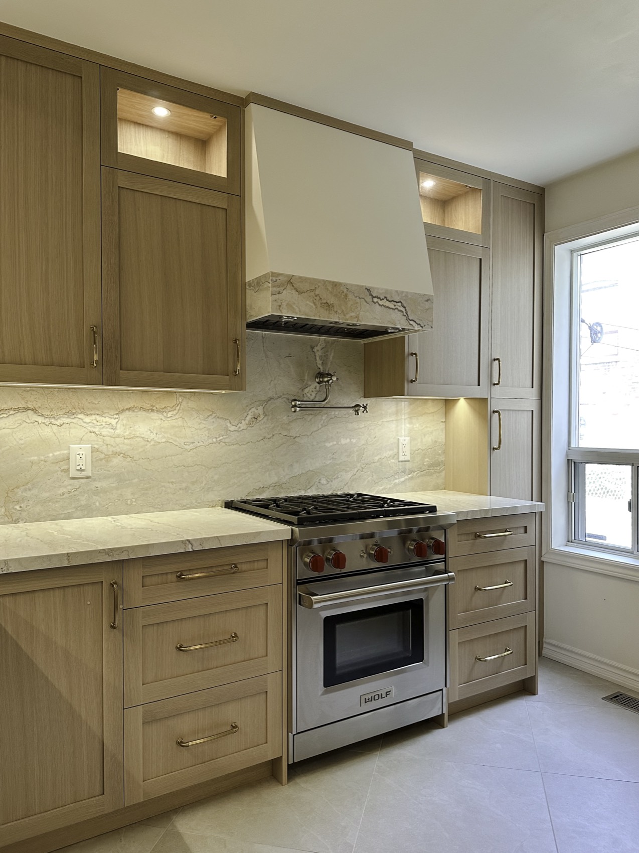 Custom rift white oak kitchen by Panda Reno